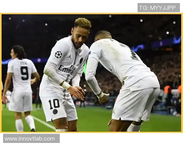 足球明星超然剪辑视频展现精彩瞬间与独特风采的完美结合